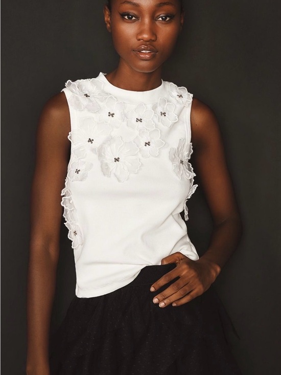 Anthropologie Tops - Anthropologie White Floral Appliqué Sleeveless Knit Tank